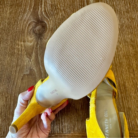 Mustard yellow suede Kenneth Cole NY heels 8.5M - Picture 8 of 11